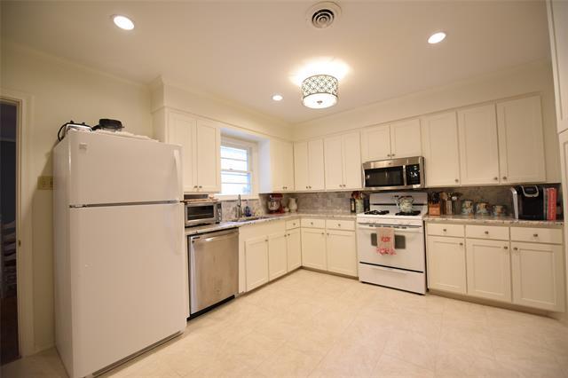 Building Photo - 3951 Gaspar Dr