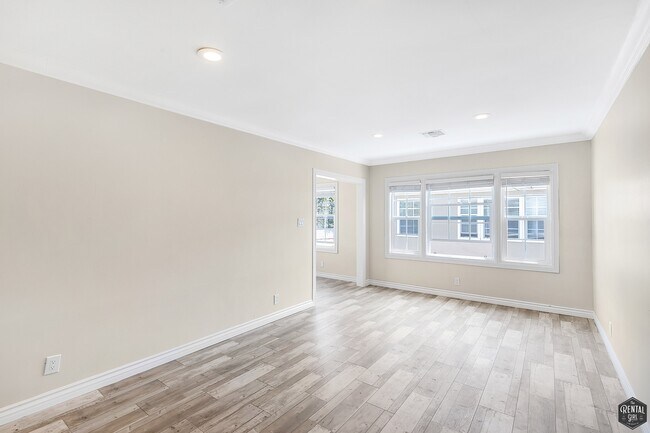 Building Photo - 8613 1/4 W. Olympic Blvd-