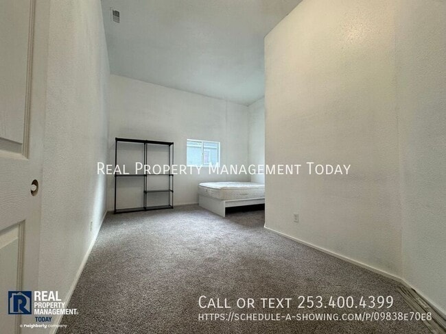 Building Photo - 2817 9th St SW