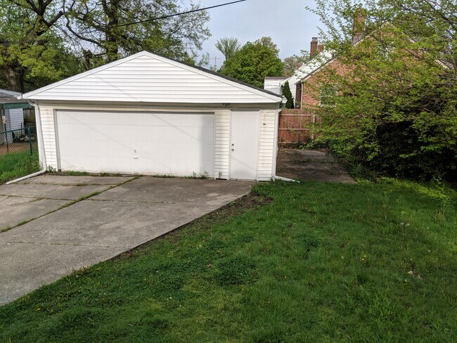 Building Photo - Fantastic West Park Rental now available