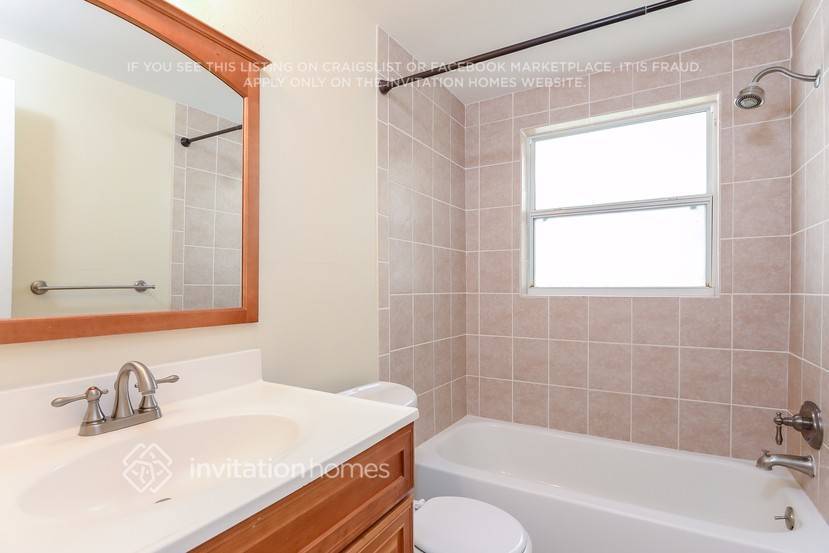 Building Photo - 3397 19th Pl SW