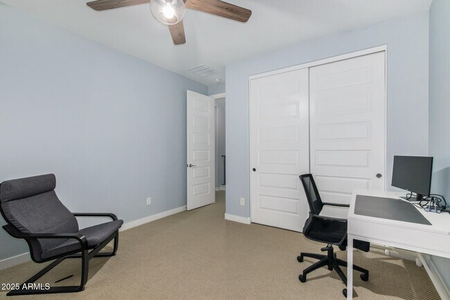 Building Photo - 1171 E Armstrong Wy