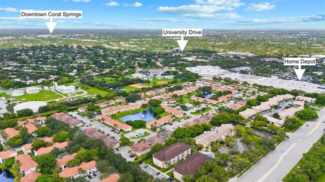 Building Photo - 10032 Twin Lakes Dr