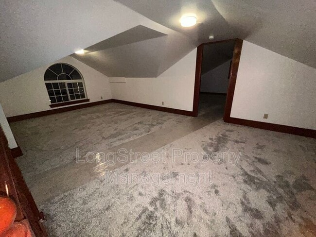 Building Photo - 1905 SE 27th Ave