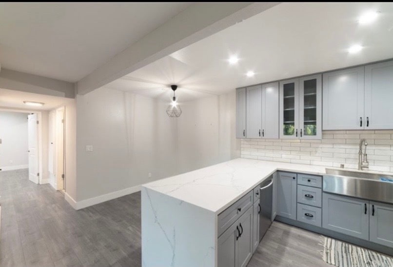 Building Photo - 1001 W MacArthur Blvd