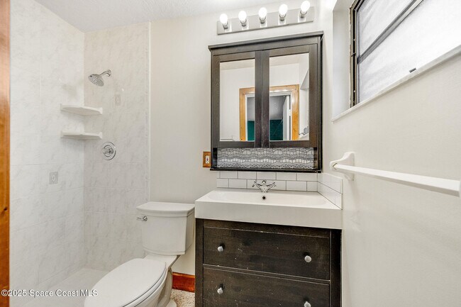 Building Photo - 155 Melbourne Ave