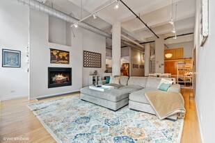 Building Photo - 1000 W Washington Blvd