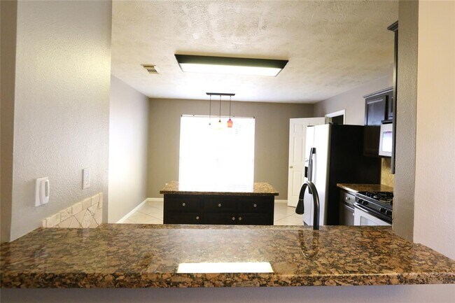 Building Photo - 10811 Burkes Garden Dr