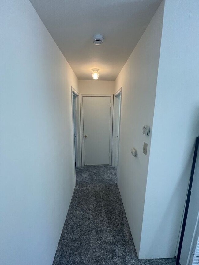 Building Photo - Great 1 Bedroom 1 Bath