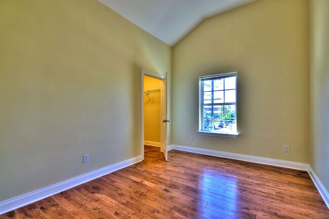 Building Photo - 3201 Gravier St