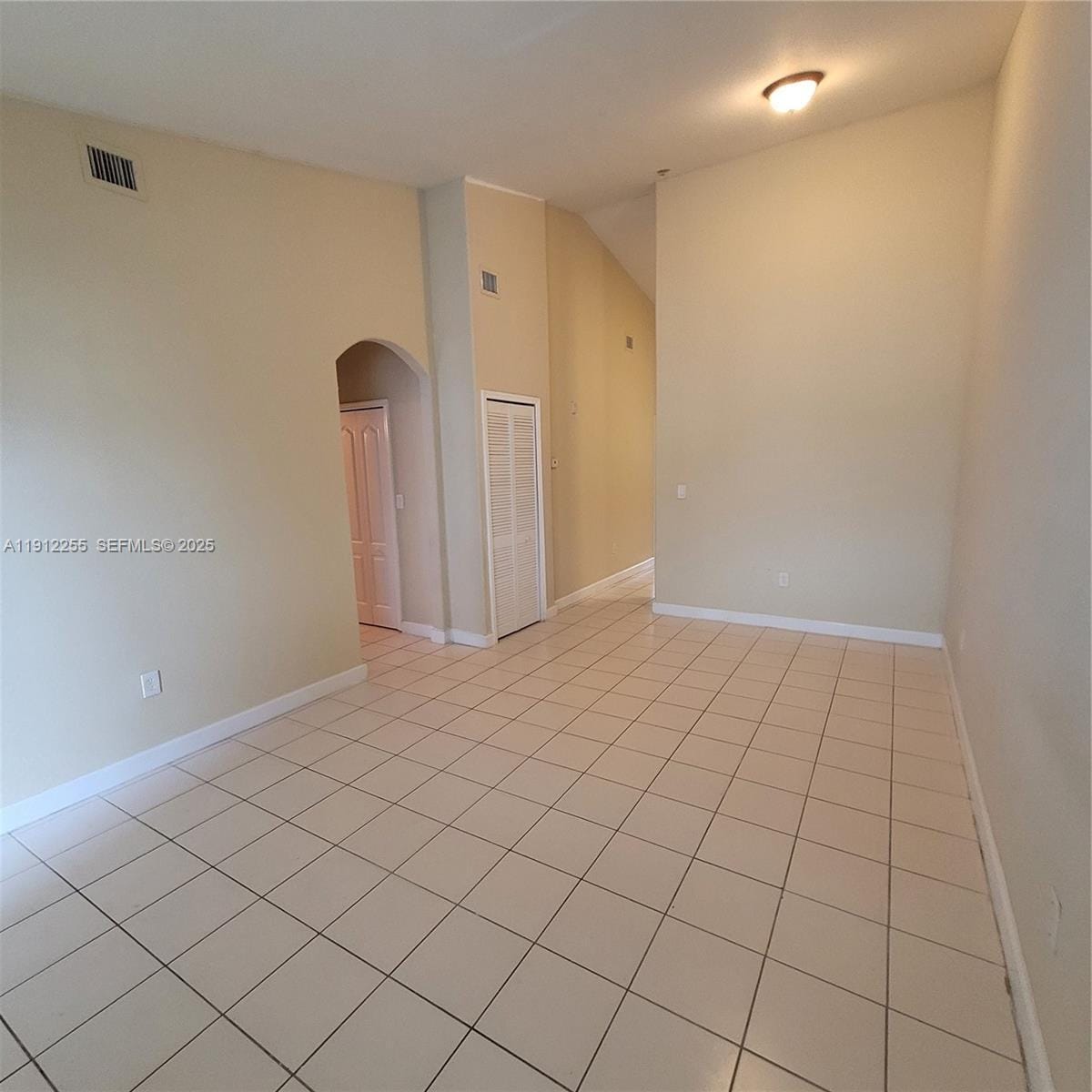 Building Photo - 1666 SE 27th Ct