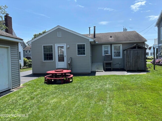 Building Photo - 203 Princeton Ave