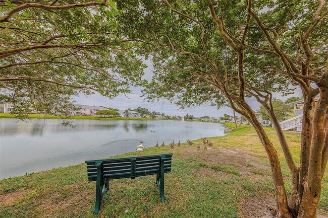 Building Photo - 222 Pompano Dr SE