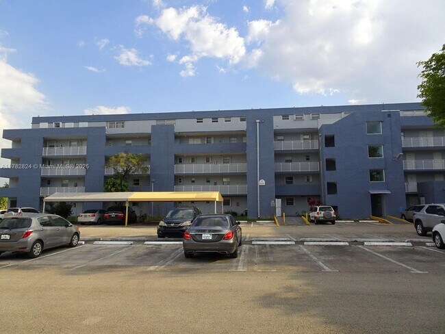 Building Photo - 9357 Fontainebleau Blvd