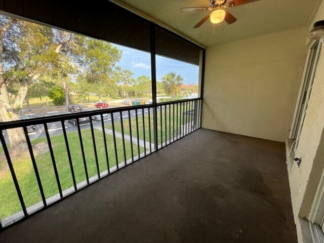 Screened Patio - 6499 Chasewood Dr