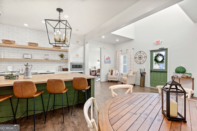 Building Photo - 705 Charles Hardy Pky