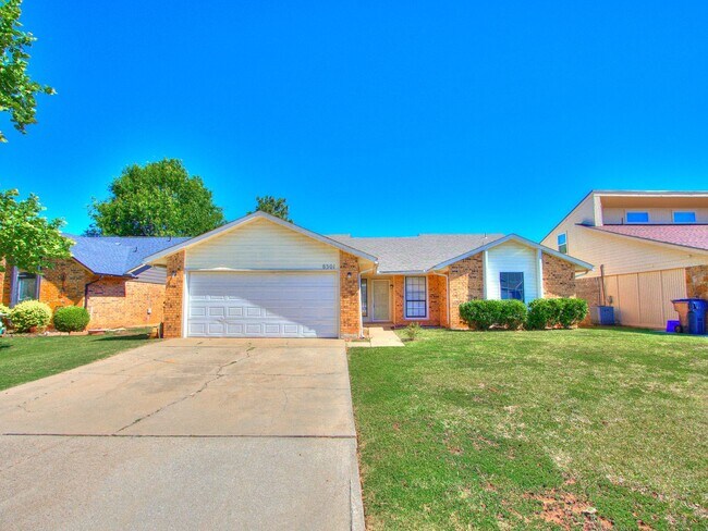 Building Photo - 3 Bed 2 bath!