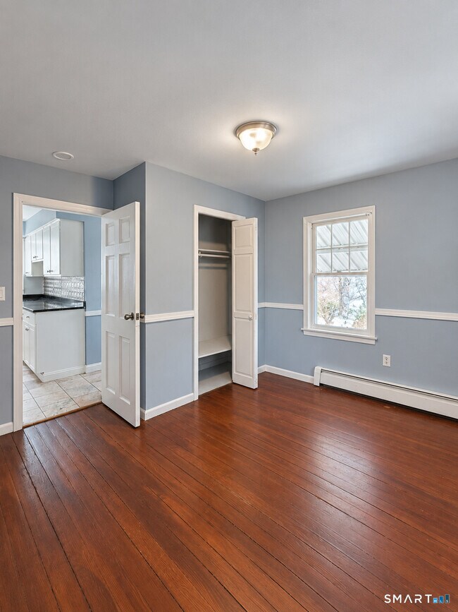 Building Photo - 129 Wall St