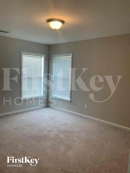 Building Photo - 7286 Basalt Dr