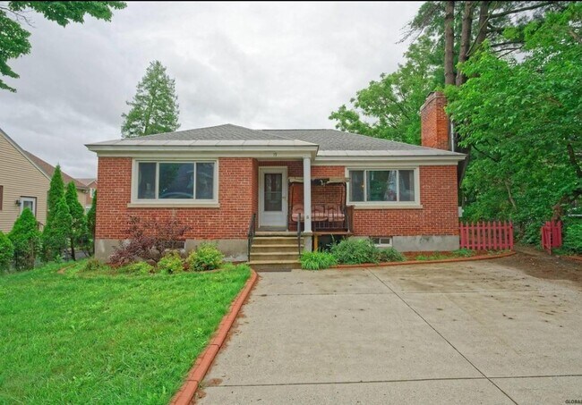 Building Photo - 19 Maplewood Ave