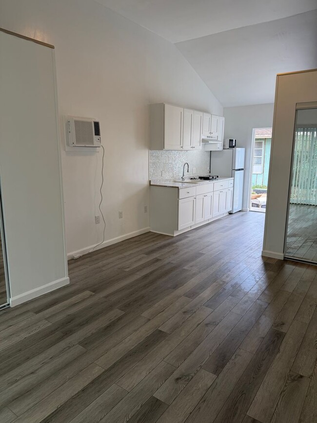 Building Photo - Arlington