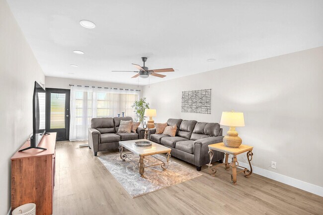 Building Photo - 13719 Via Aurora