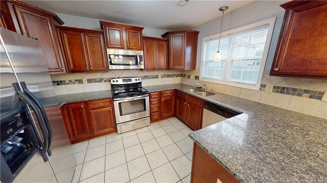 Building Photo - 2104 St Nicholas Dr