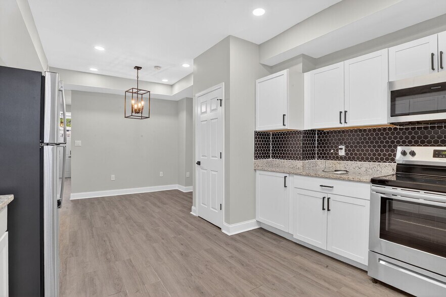 Building Photo - 1108 S Carey St