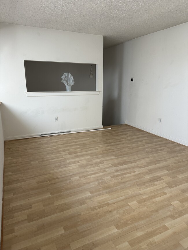 Building Photo - 1602 Society Pl