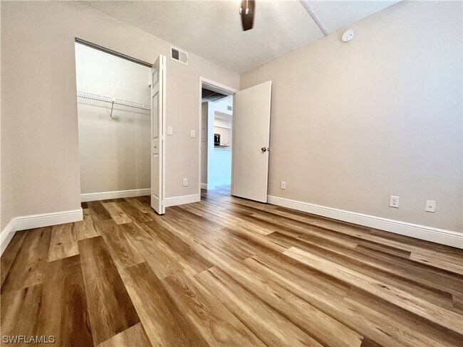 Building Photo - 5311 Summerlin Rd