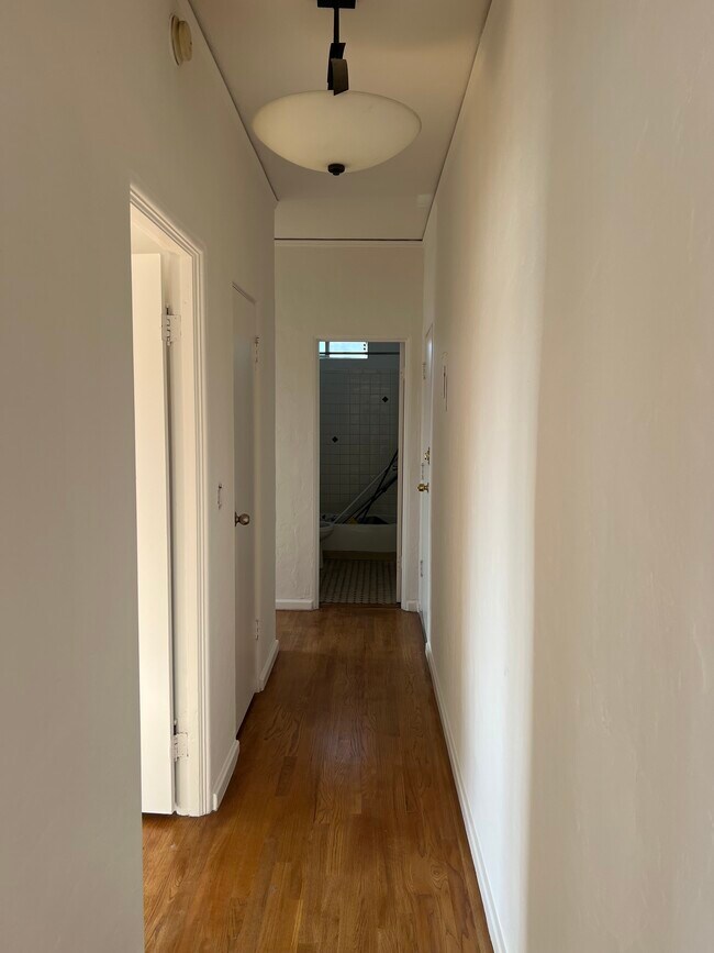 Building Photo - 27 E Montana St