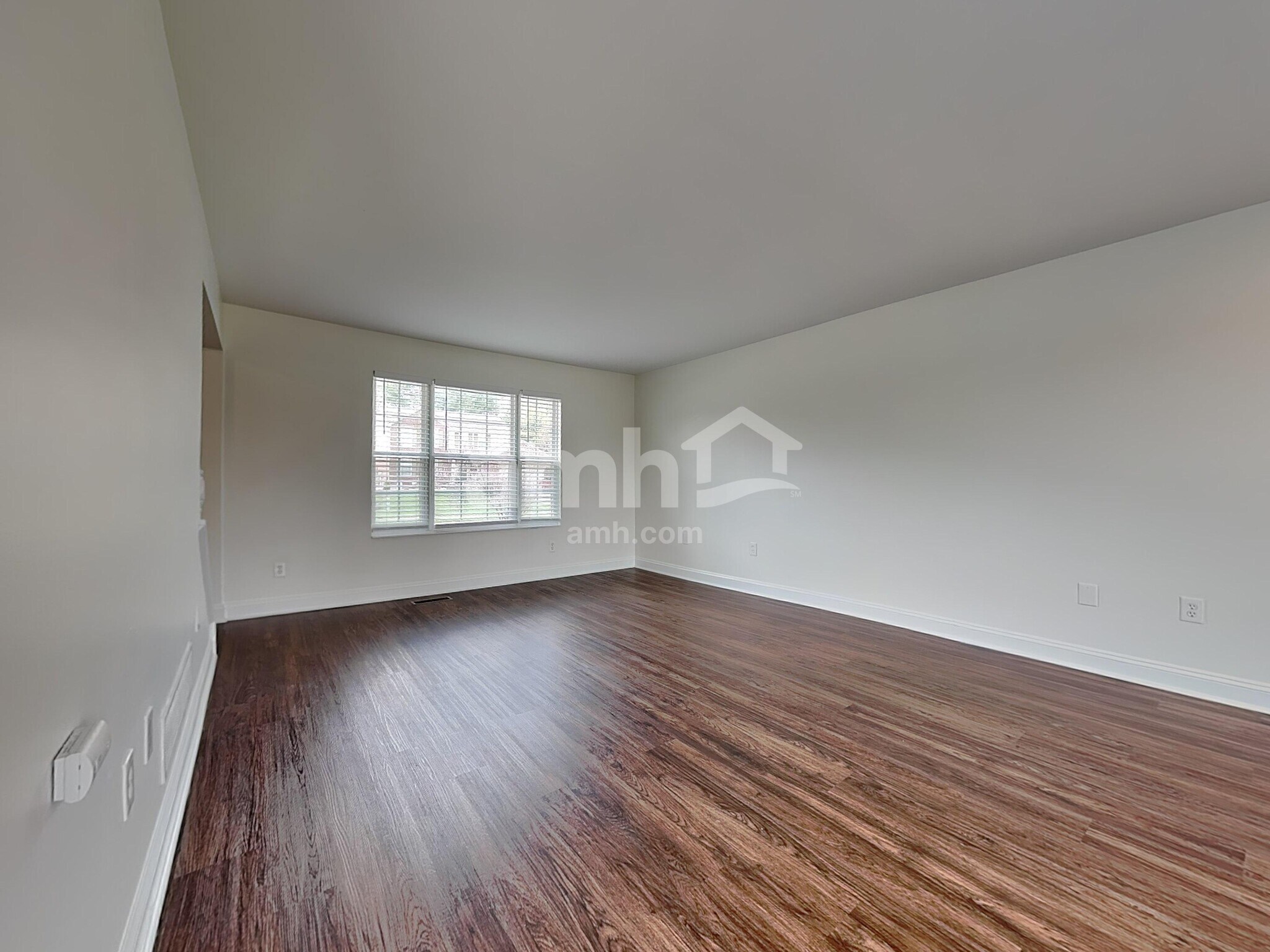 Building Photo - 2819 Coachlight Ln