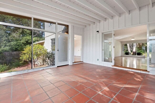 Building Photo - Located in the MUS - Unfurnished Serene El Bosque Home Available November