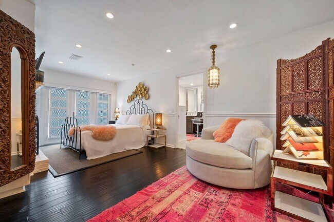 Building Photo - 302 NW 16th St