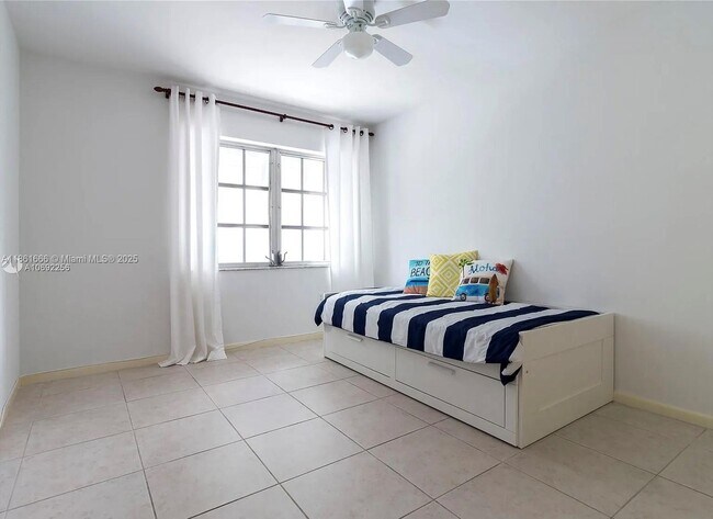 Building Photo - 1150 Madruga Ave