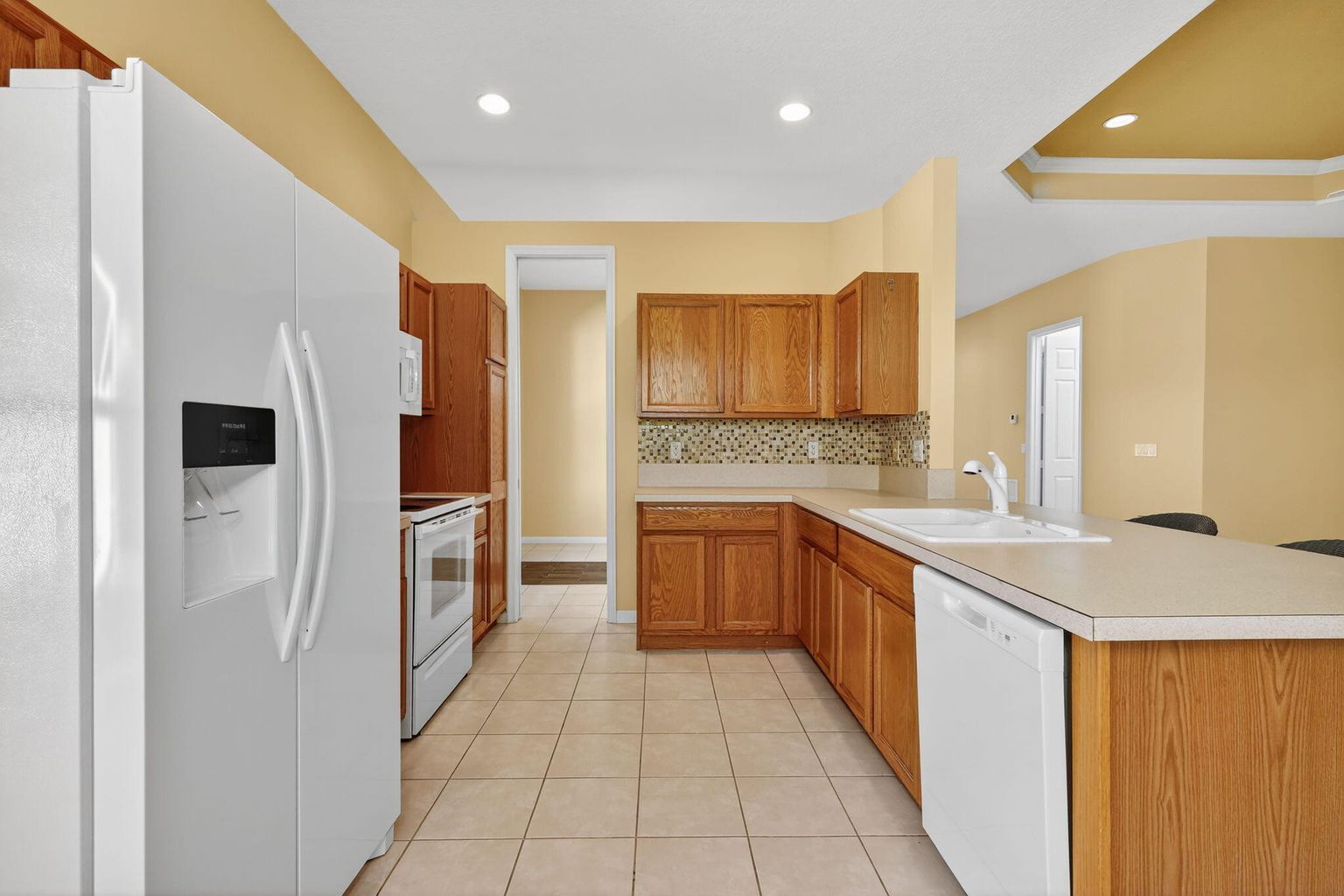 Building Photo - 8650 High Cay