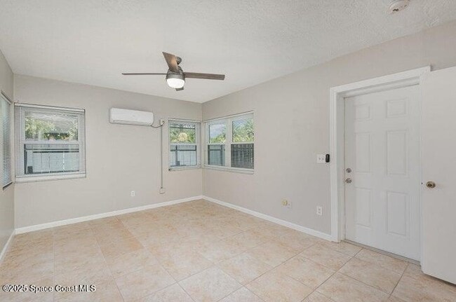 Building Photo - 215 N Riverside Dr