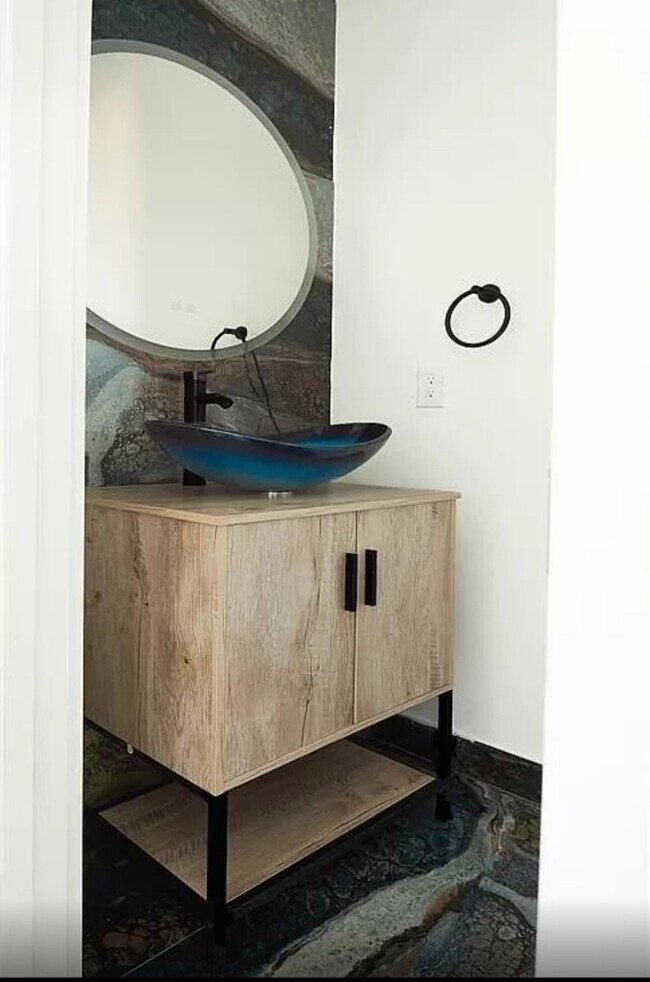 Building Photo - 2724 Rosalie St