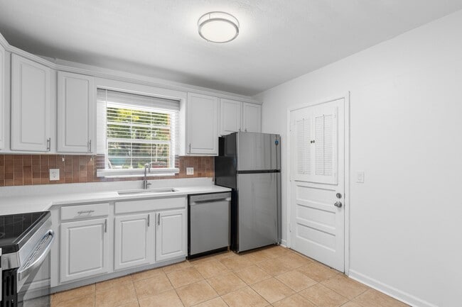 Building Photo - 10693 N Military Trl