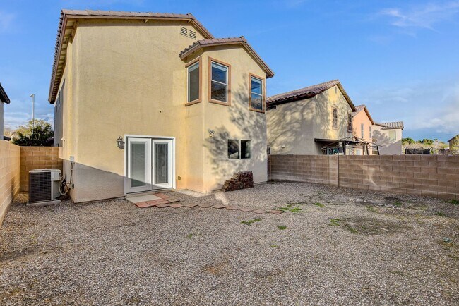 Building Photo - Totally Updated Solar Powered 4 Bedroom! Bedroom and Bath Downstairs!
