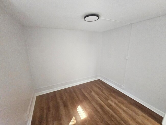 Building Photo - 939 Green Mt Ln