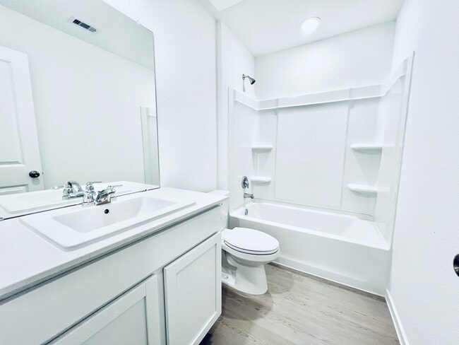 Building Photo - 3014 Mallorca Dr