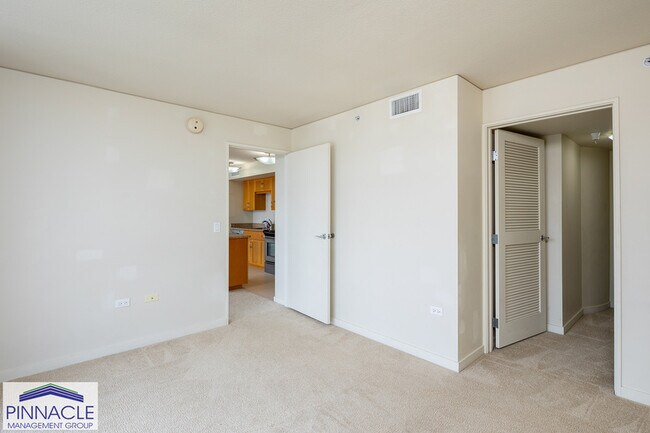 Building Photo - 1296 Kapiolani Blvd