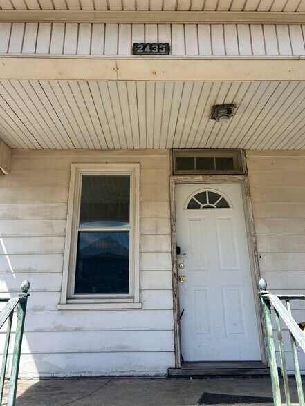 Building Photo - 2345 Iowa St