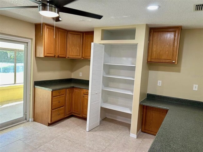 Building Photo - 1567 Brooks Ln