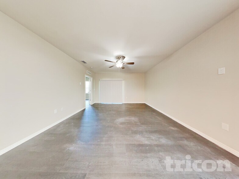 Building Photo - 4447 Blue Rock Dr