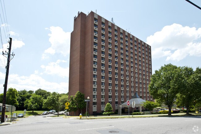 Primary Photo - St Paul Apartments