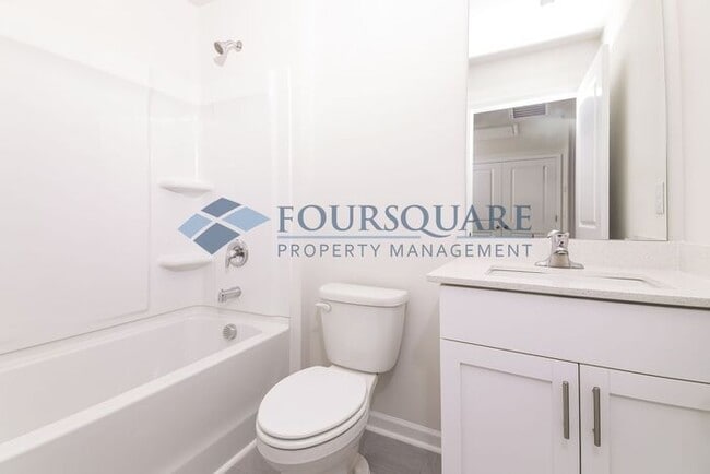 Building Photo - Spacious 3-Bed Townhome with Loft, Modern ...