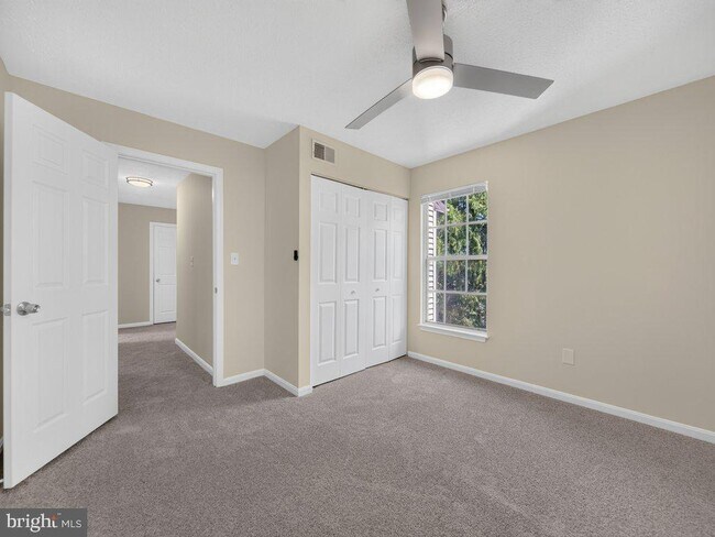 Building Photo - 801 High Plain Dr
