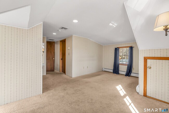 Building Photo - 466 High Hill Rd